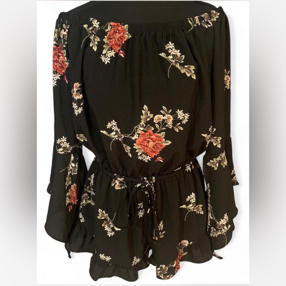 Floral Black Off-Shoulder Tie Front Romper, Size M